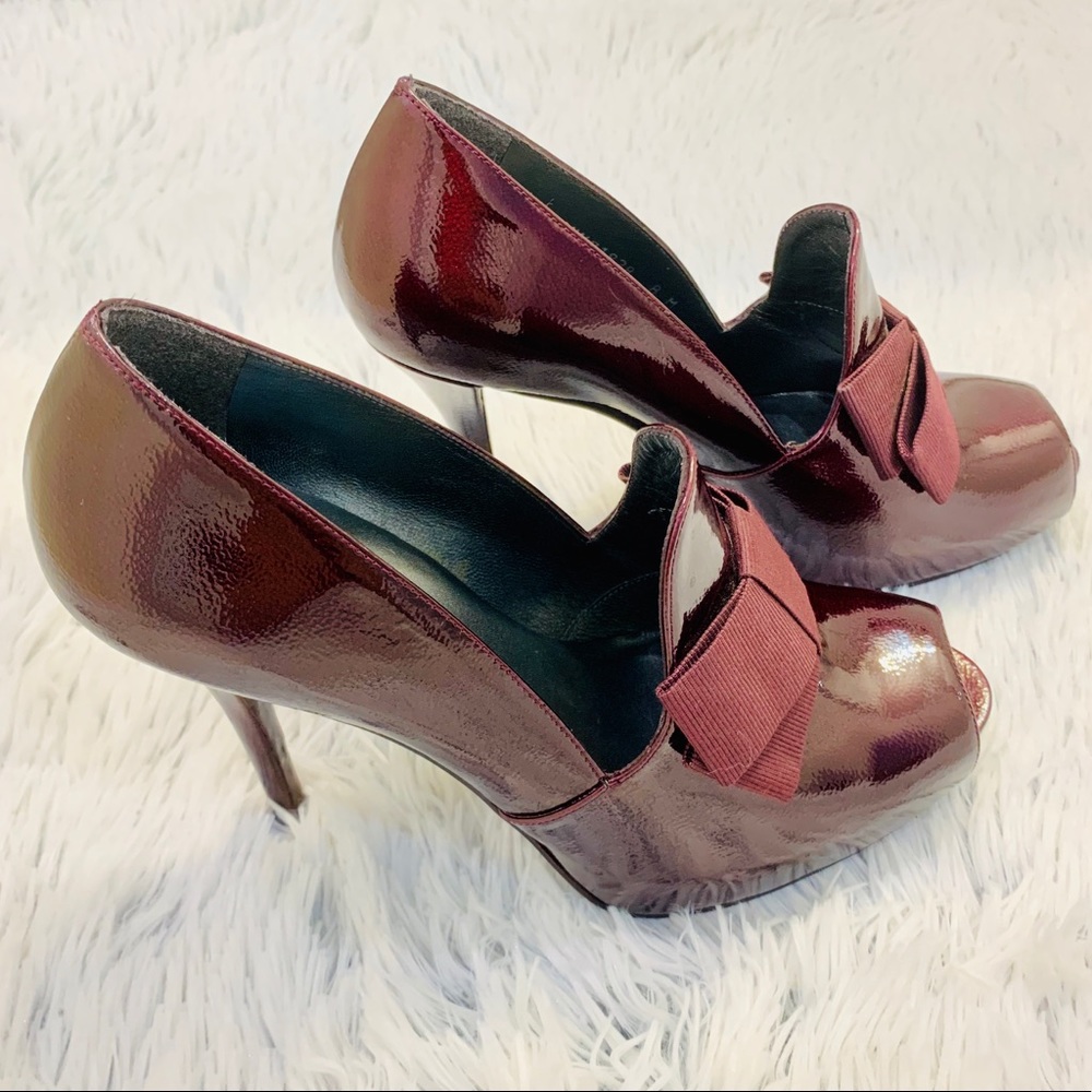 Stuart Weitzman peep toe w/ bow - Picture 2 of 5